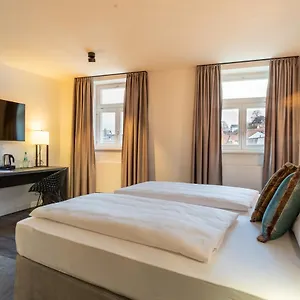 Weisses Ross Hotel
